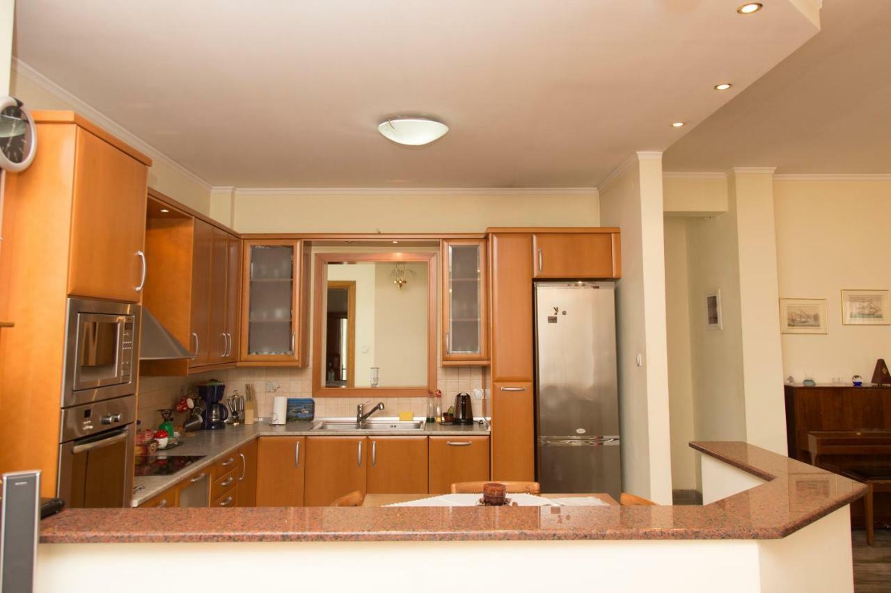 Veta'S Spacious Central Apartment Серрес Екстер'єр фото