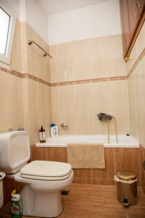 Veta'S Spacious Central Apartment Серрес Екстер'єр фото